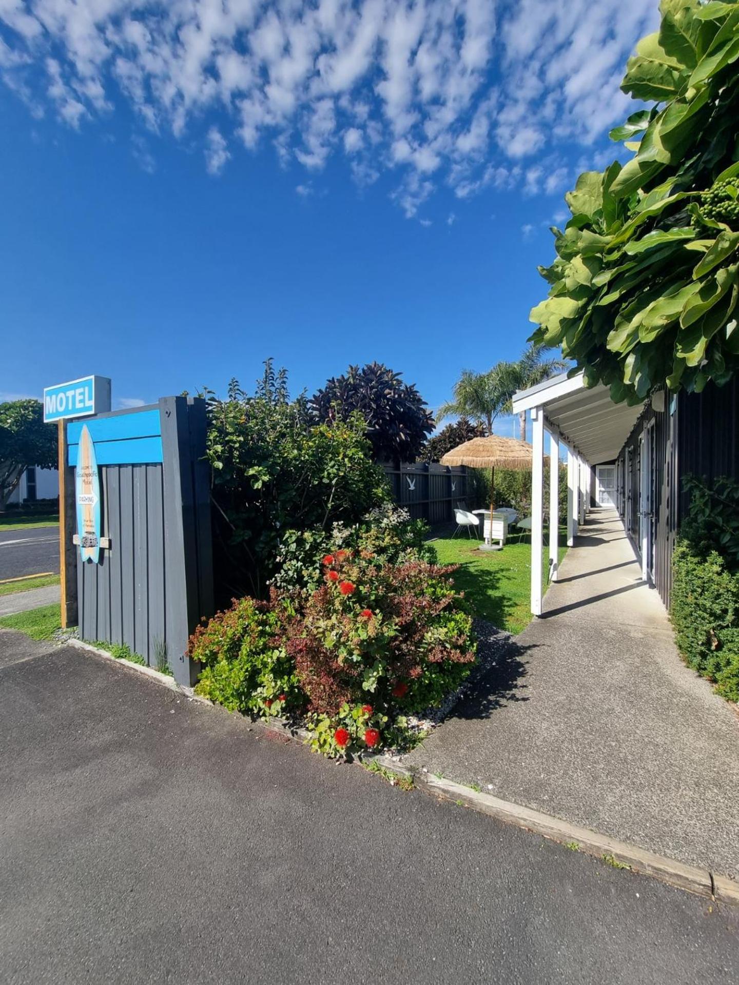 Southpacific Motel Whangamata Exterior photo