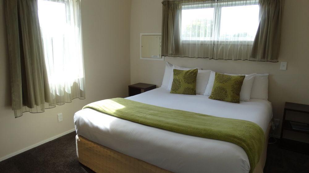 Southpacific Motel Whangamata Exterior photo