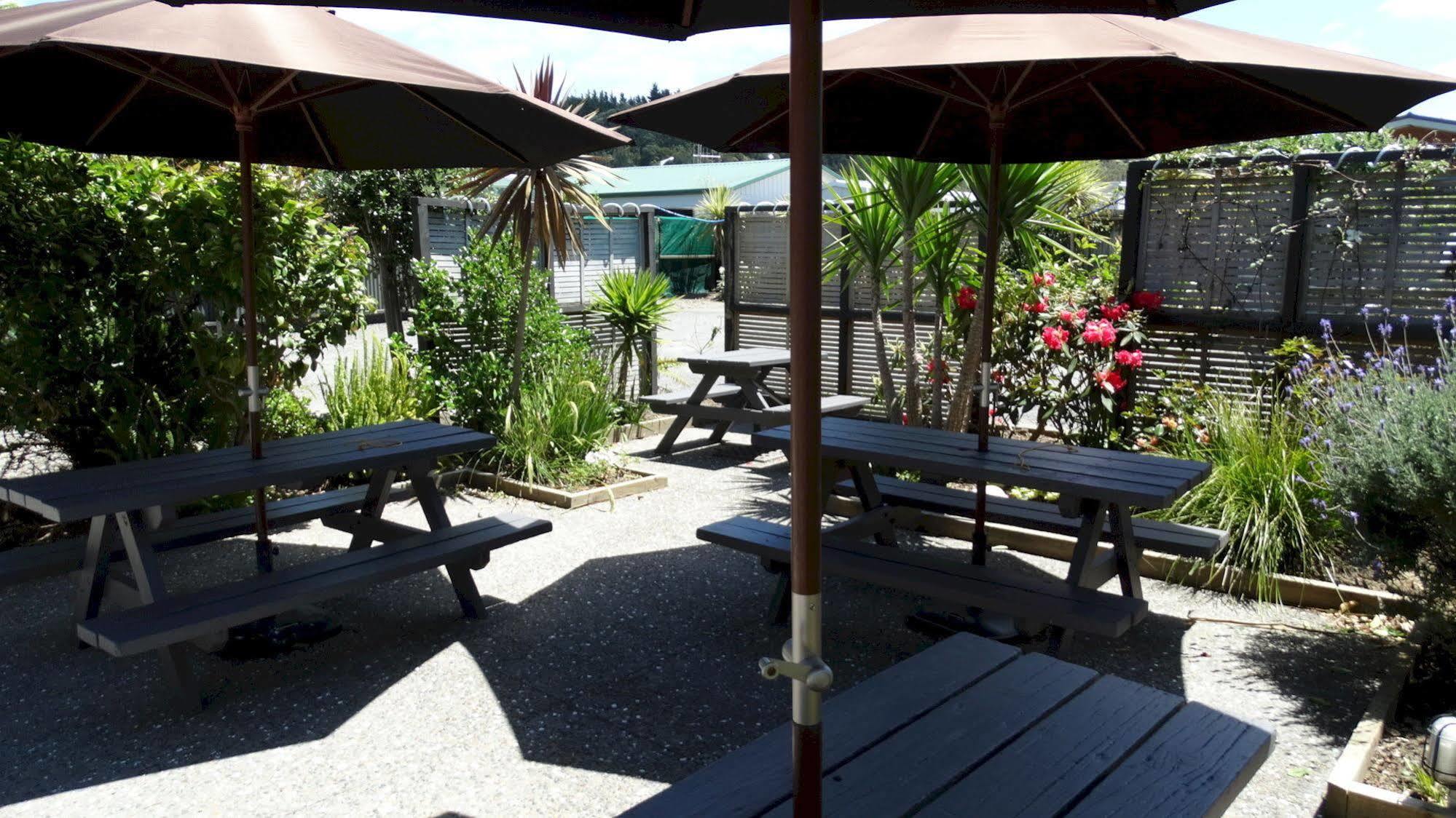 Southpacific Motel Whangamata Exterior photo