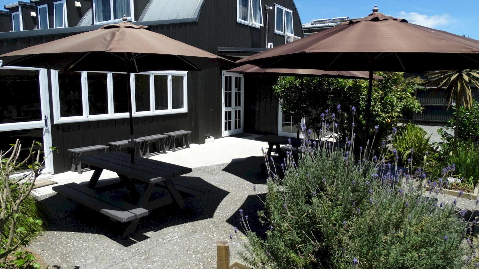 Southpacific Motel Whangamata Exterior photo
