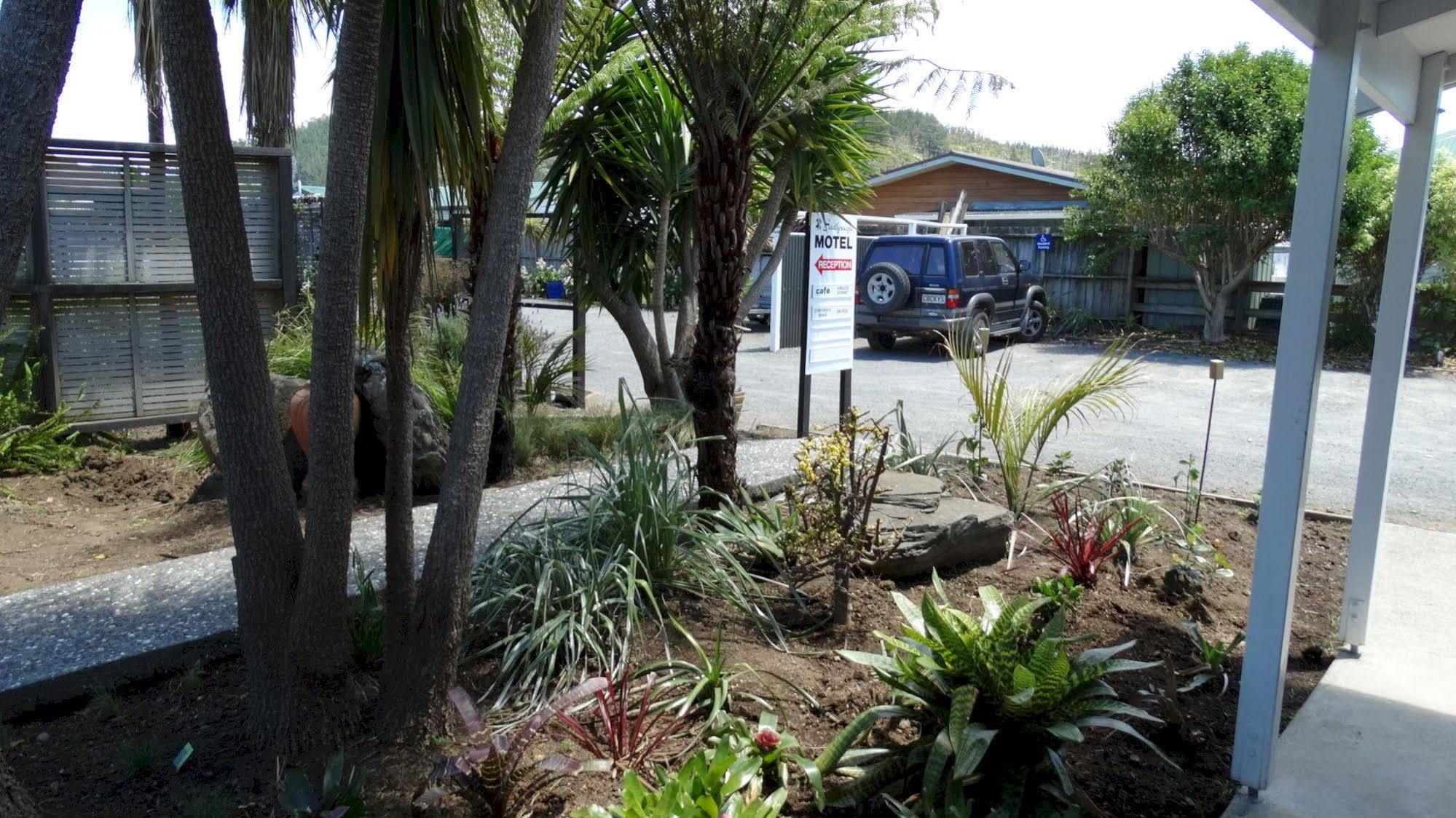 Southpacific Motel Whangamata Exterior photo