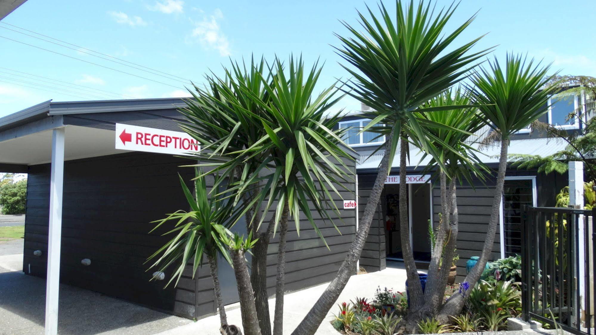 Southpacific Motel Whangamata Exterior photo
