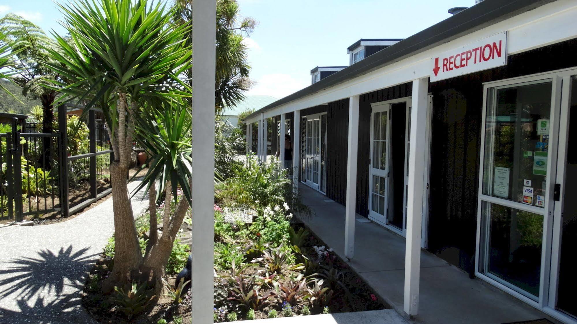 Southpacific Motel Whangamata Exterior photo